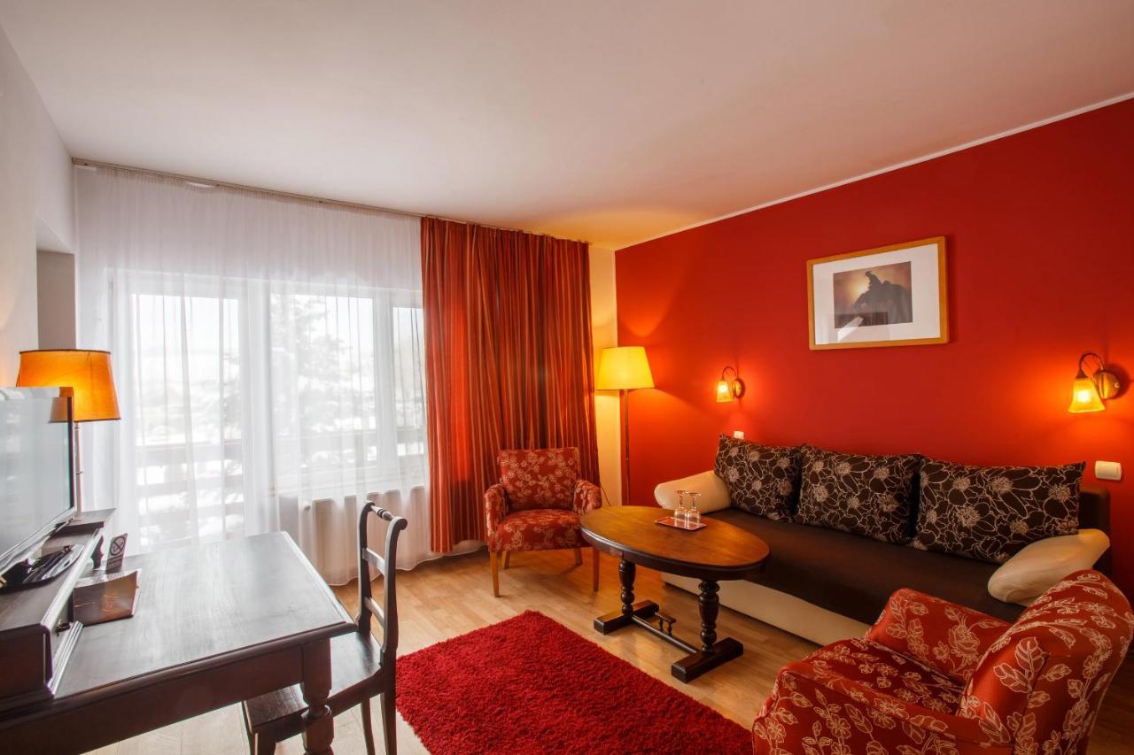 Hotel Domeniul Dracula Daneş Exteriér fotografie