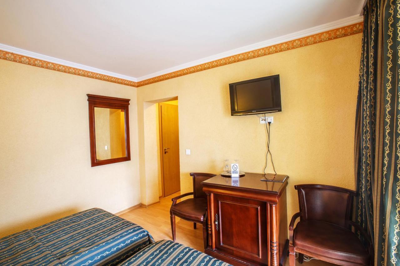 Hotel Domeniul Dracula Daneş Exteriér fotografie