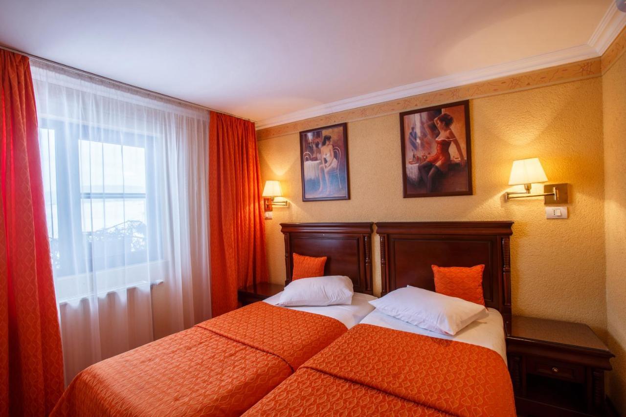 Hotel Domeniul Dracula Daneş Exteriér fotografie