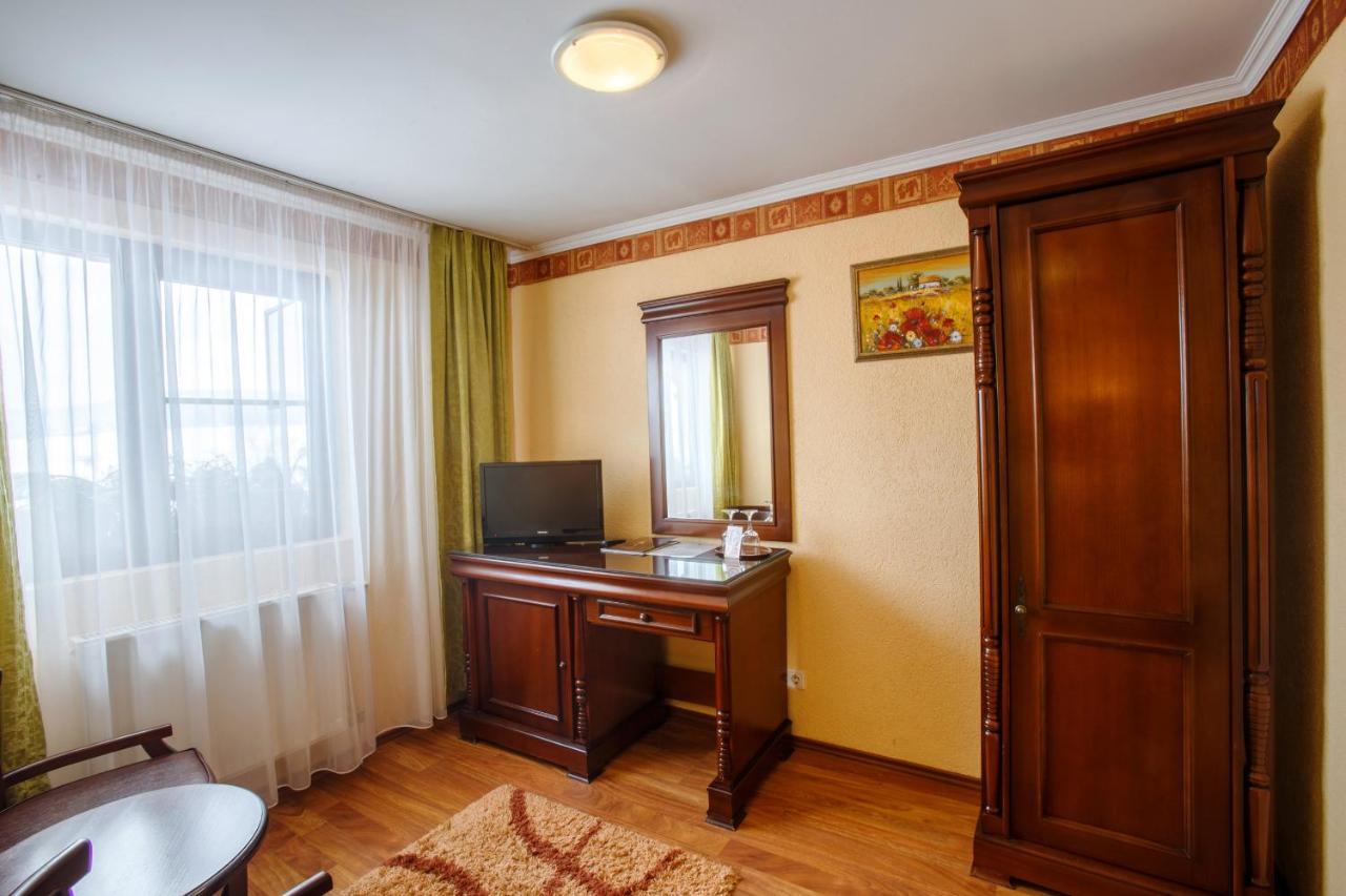 Hotel Domeniul Dracula Daneş Exteriér fotografie