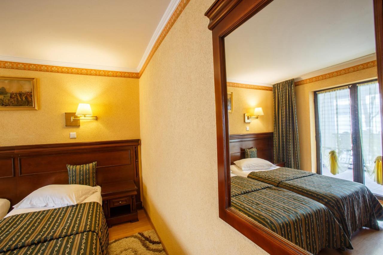 Hotel Domeniul Dracula Daneş Exteriér fotografie