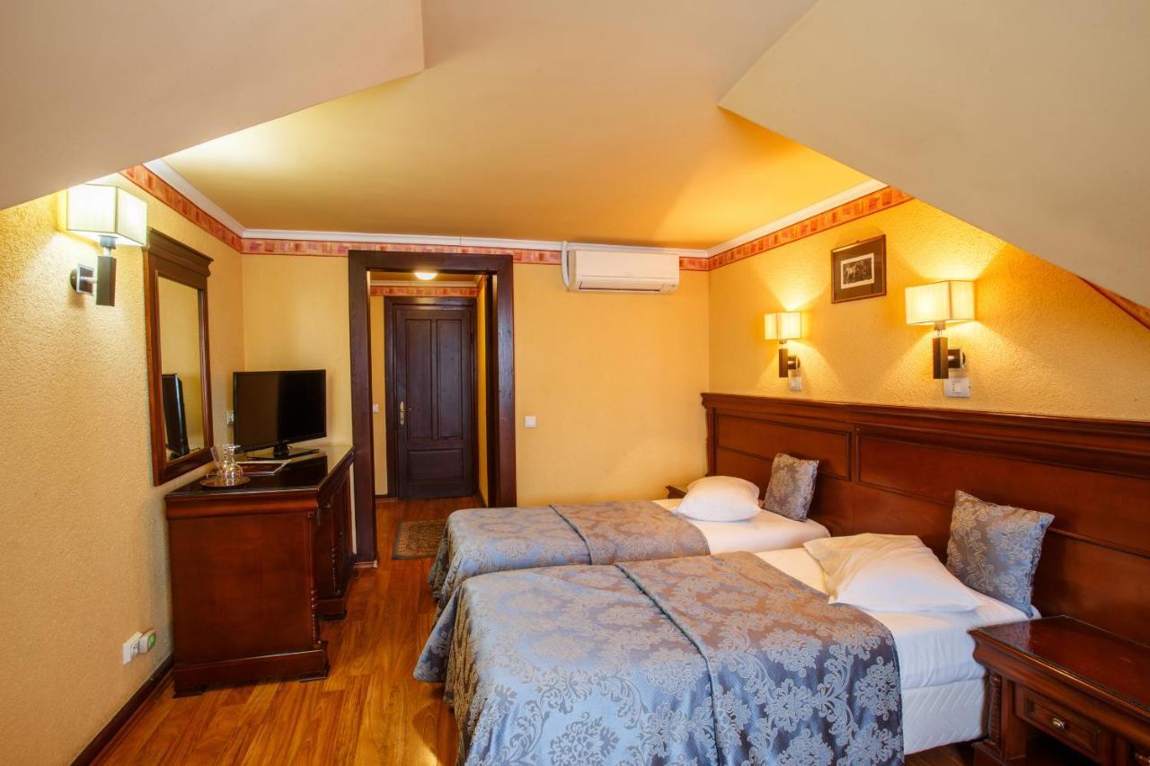 Hotel Domeniul Dracula Daneş Exteriér fotografie