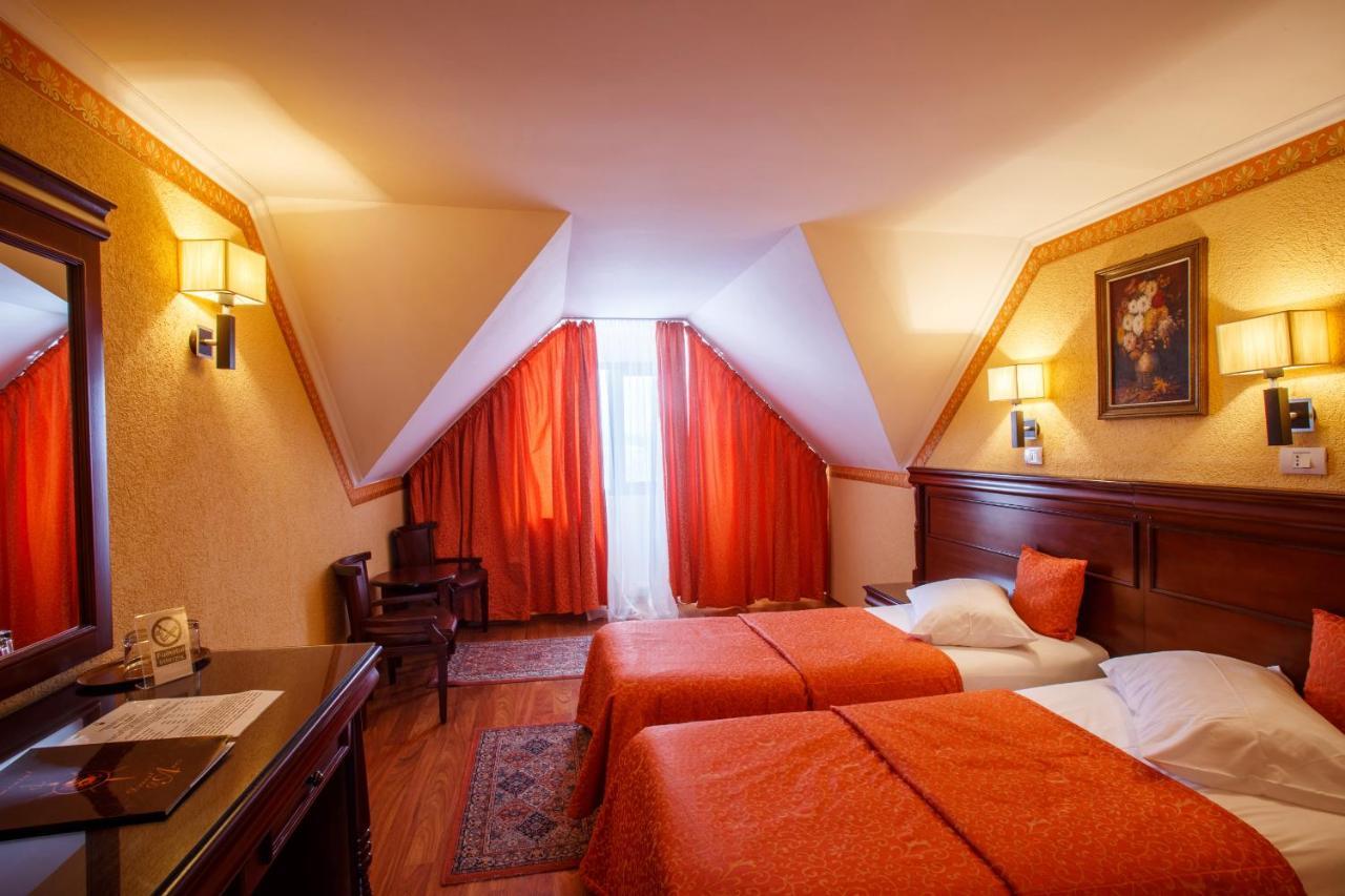 Hotel Domeniul Dracula Daneş Exteriér fotografie