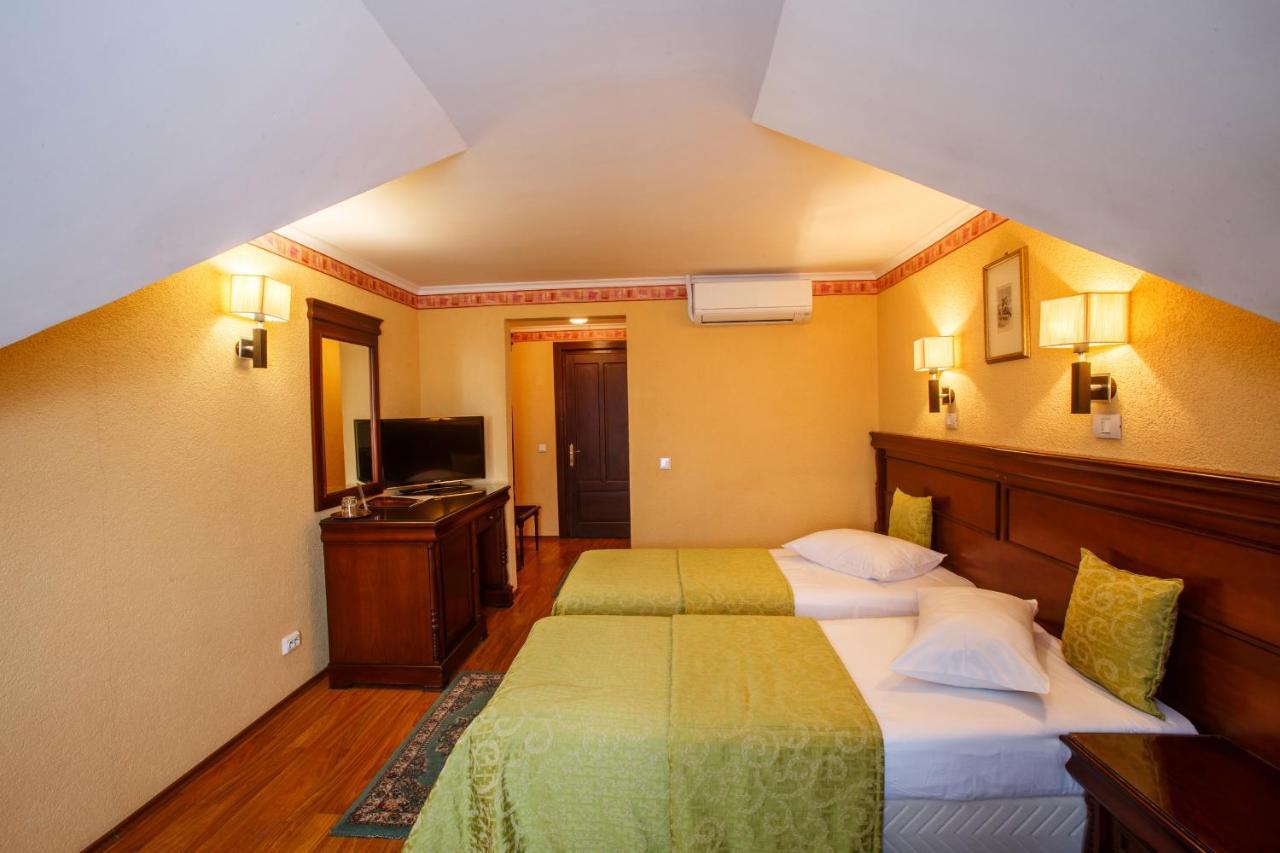 Hotel Domeniul Dracula Daneş Exteriér fotografie