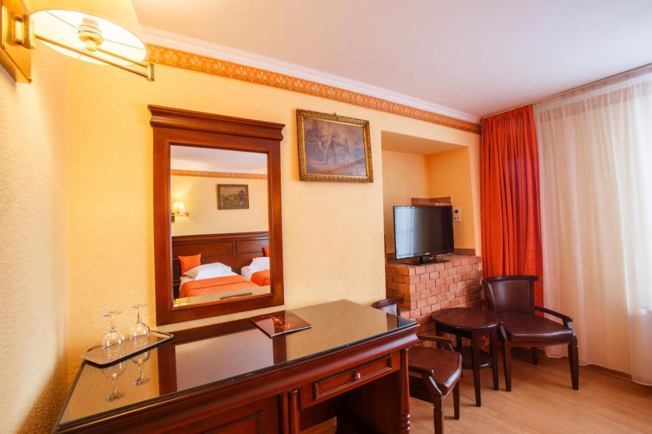 Hotel Domeniul Dracula Daneş Exteriér fotografie