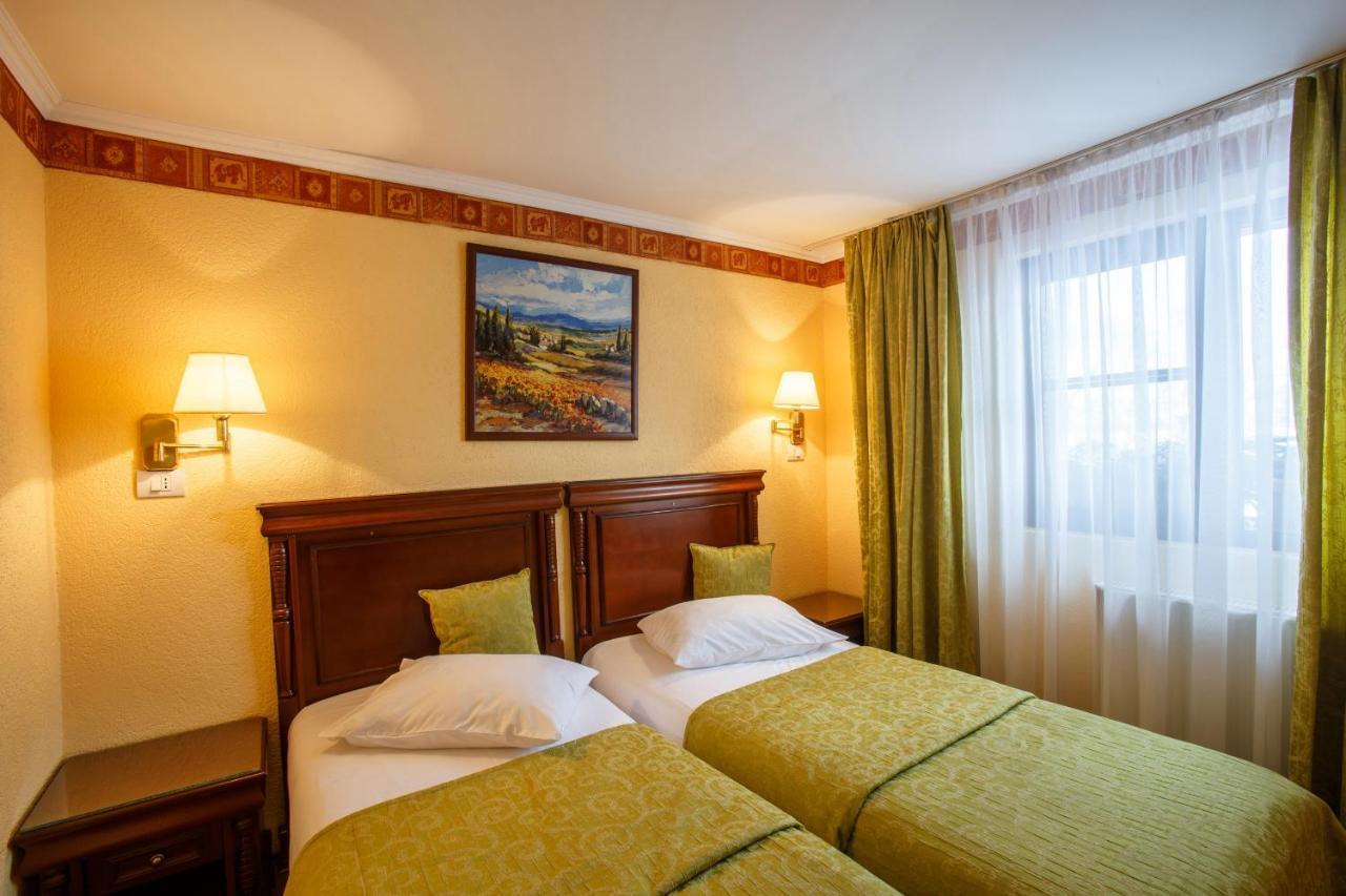 Hotel Domeniul Dracula Daneş Exteriér fotografie