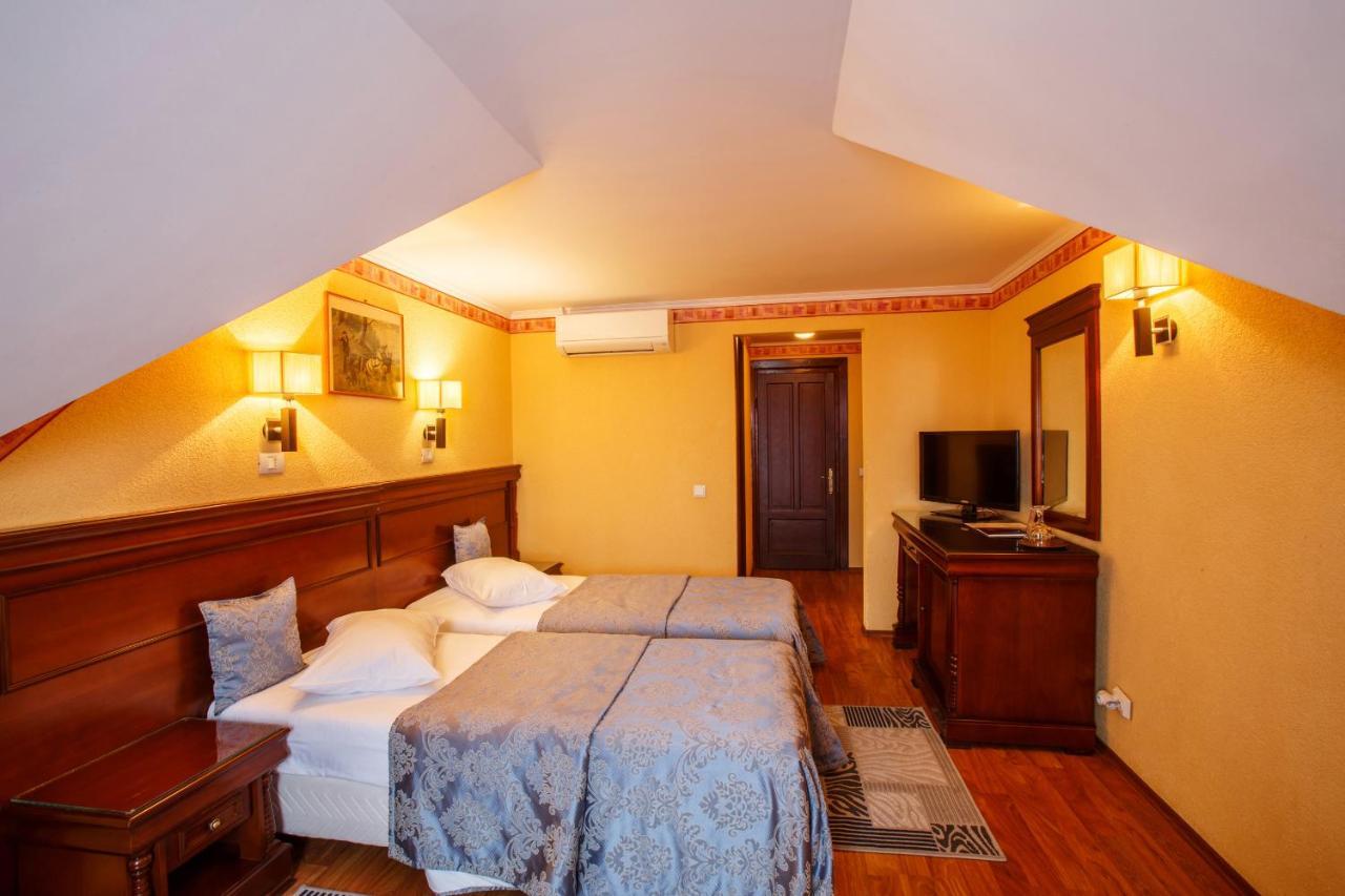 Hotel Domeniul Dracula Daneş Exteriér fotografie